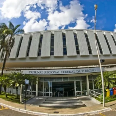 União terá de pagar férias e 13º retroativos a oficiais de Justiça