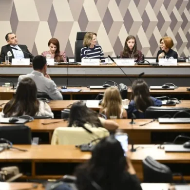 Homeschooling volta ao debate após pedido de urgência no Senado